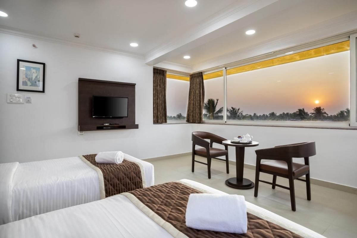 Sairaj Beach Resort Calangute Exterior foto